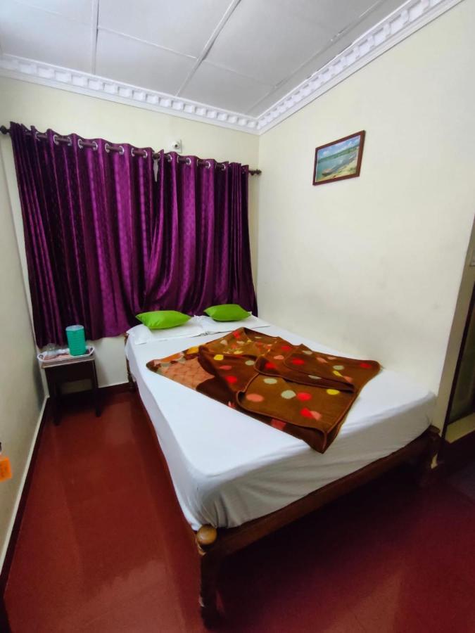 Munnar Kaippalli Budget Homestay Экстерьер фото